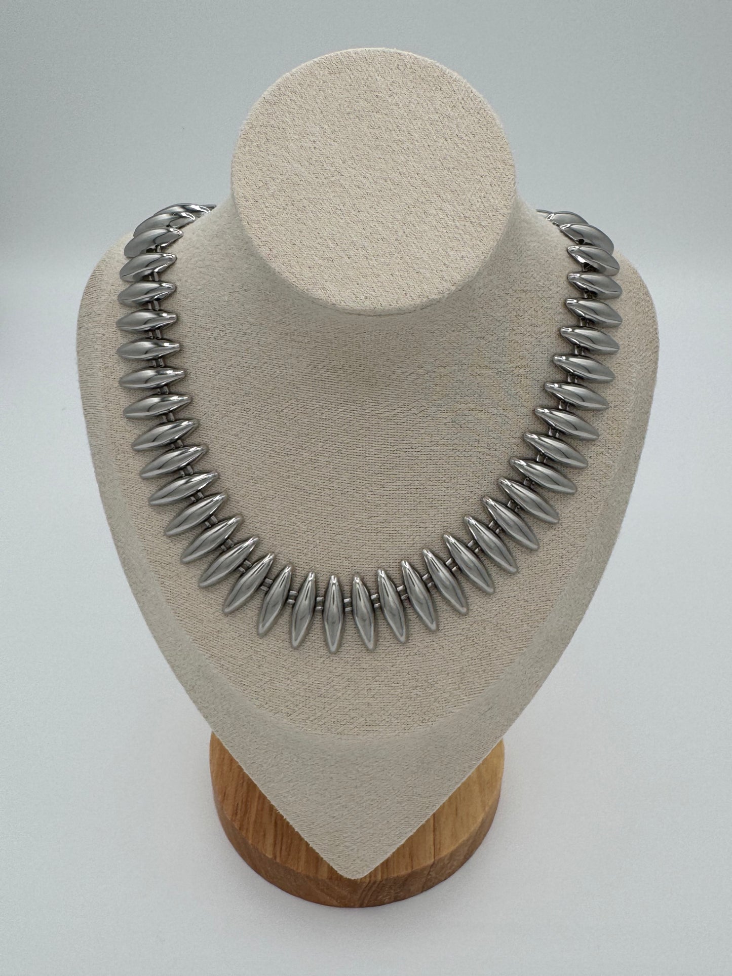 Set necklace